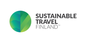 Pyöreä lehteä muistuttava kuva ja teksti Sustainable Travel Finland.